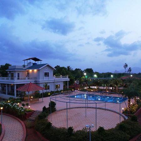 Ekostay Gold Palm Estate I Cricket Turf I Rain Dance I 2 Acre Property Karjat Ngoại thất bức ảnh