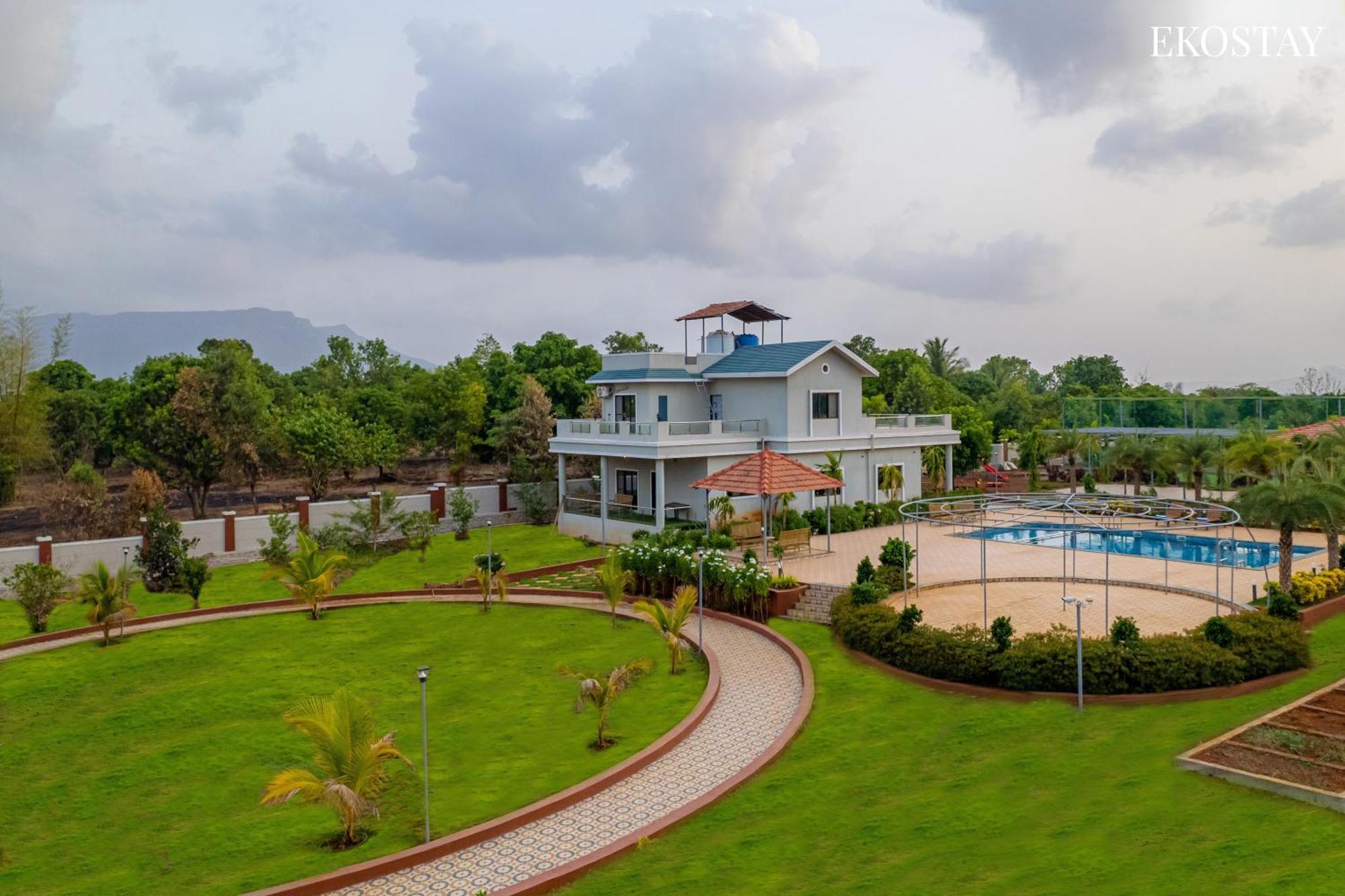 Ekostay Gold Palm Estate I Cricket Turf I Rain Dance I 2 Acre Property Karjat Ngoại thất bức ảnh