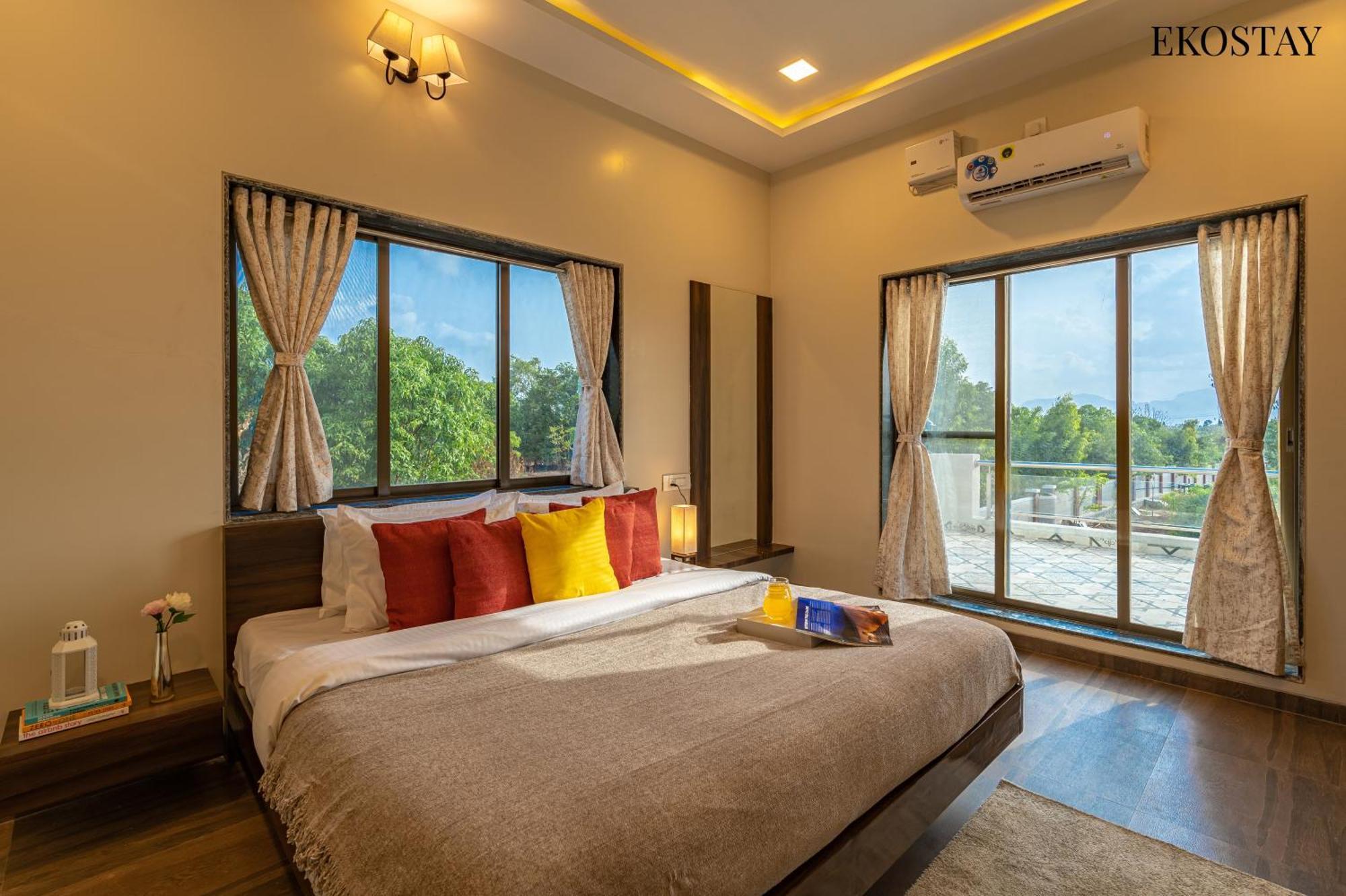 Ekostay Gold Palm Estate I Cricket Turf I Rain Dance I 2 Acre Property Karjat Ngoại thất bức ảnh