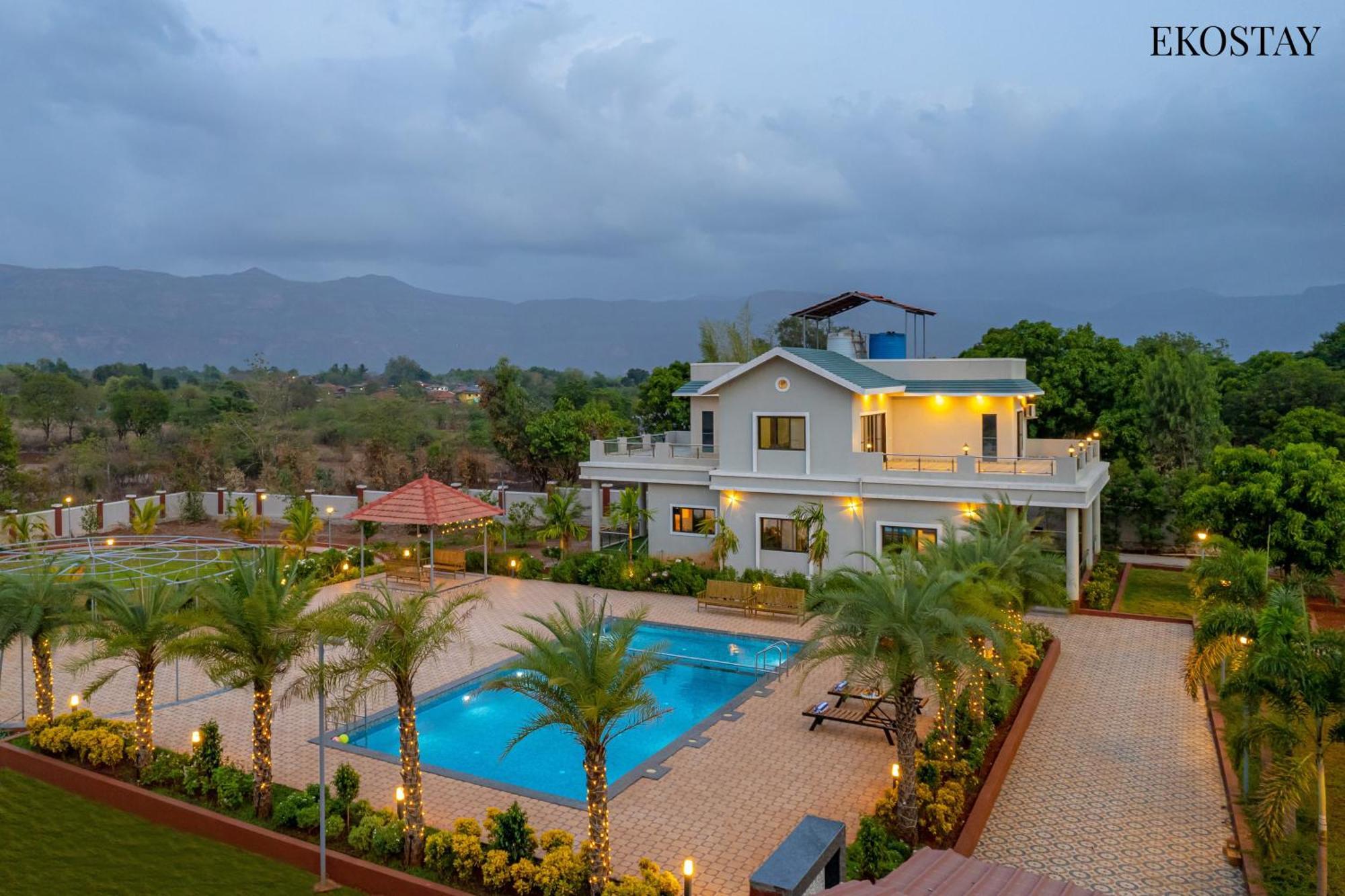 Ekostay Gold Palm Estate I Cricket Turf I Rain Dance I 2 Acre Property Karjat Ngoại thất bức ảnh