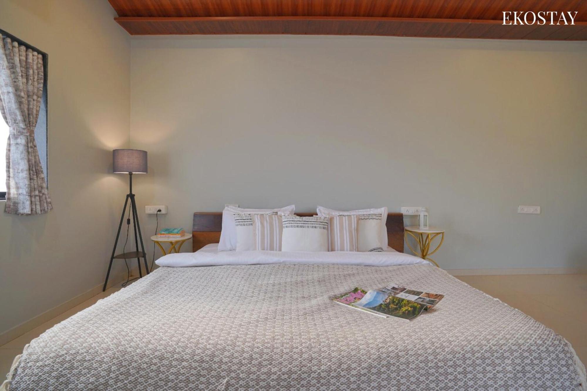 Ekostay Gold Palm Estate I Cricket Turf I Rain Dance I 2 Acre Property Karjat Ngoại thất bức ảnh