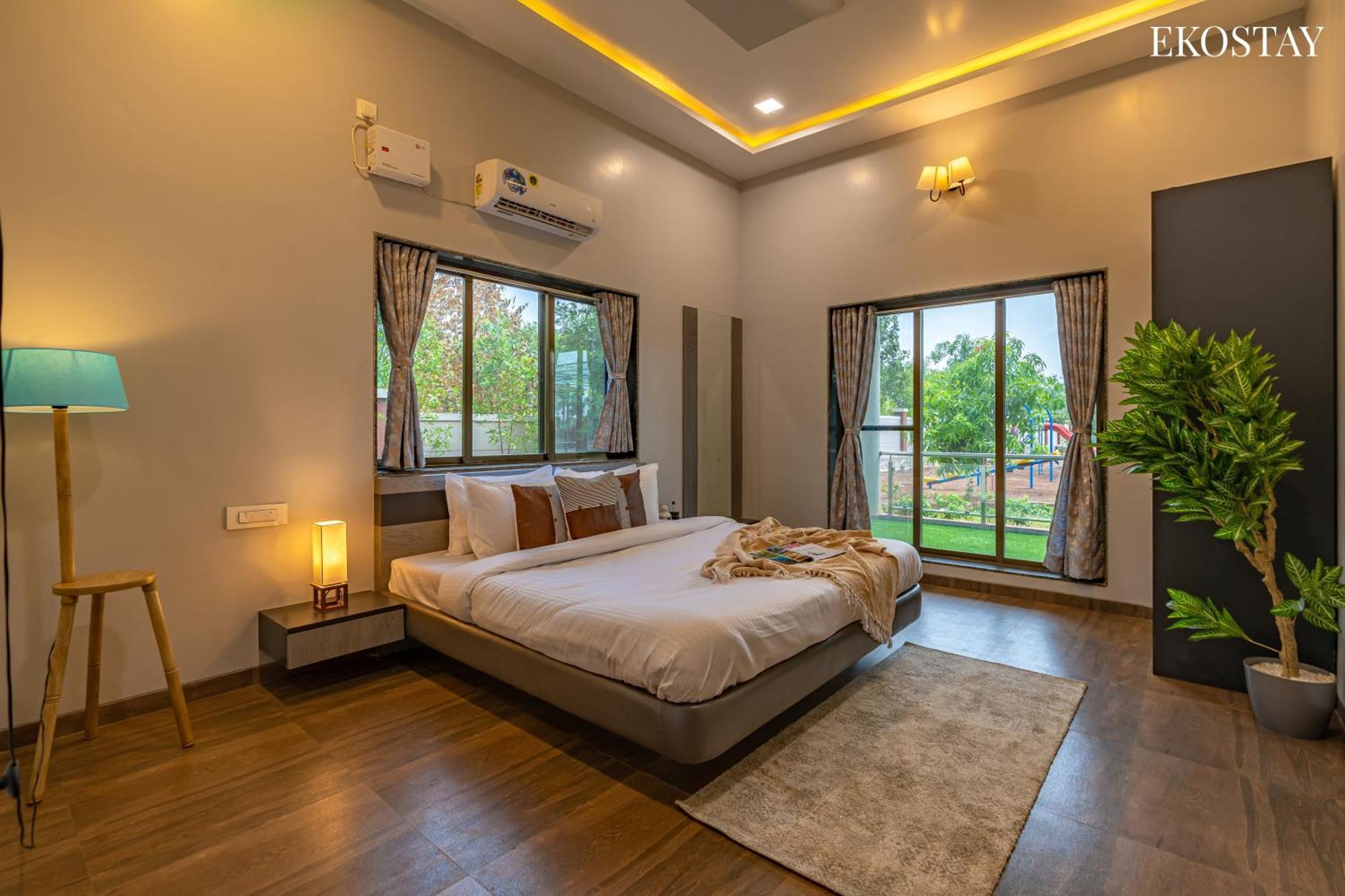 Ekostay Gold Palm Estate I Cricket Turf I Rain Dance I 2 Acre Property Karjat Ngoại thất bức ảnh