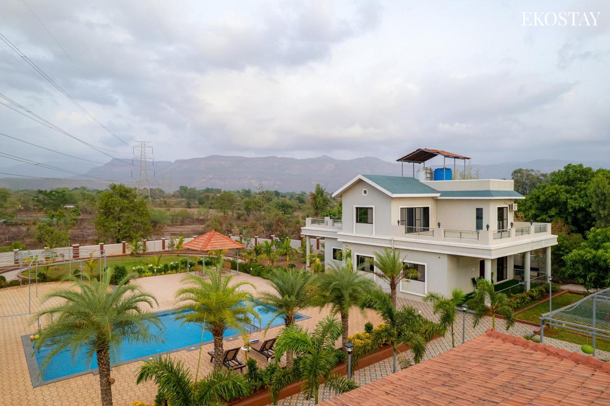 Ekostay Gold Palm Estate I Cricket Turf I Rain Dance I 2 Acre Property Karjat Ngoại thất bức ảnh